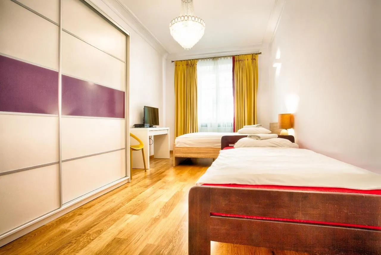 Old Town Kanonia Apartments Varsovia Polonia